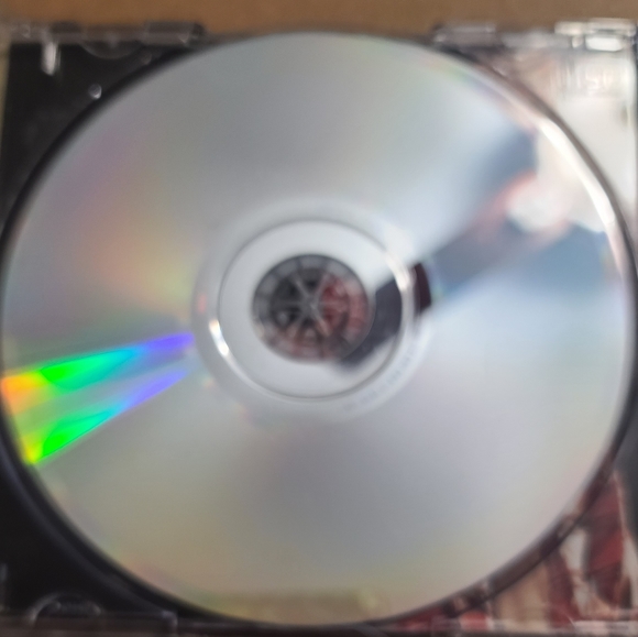 T Pain Thr33 Ringz  cracked cover but cd fine i have not played this cd.  As is - Picture 3 of 4